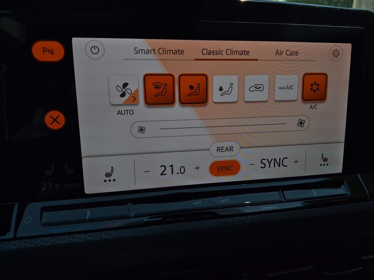Volkswagen Golf GTI 5 PORTE LED NAVI CAR PLAY C.18 HARMAN KARDON AUTO UFFICIALE VW 1 PROPRIETARIO