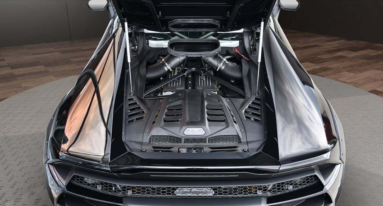Lamborghini Huracan Sterrato 5.2 610cv awd