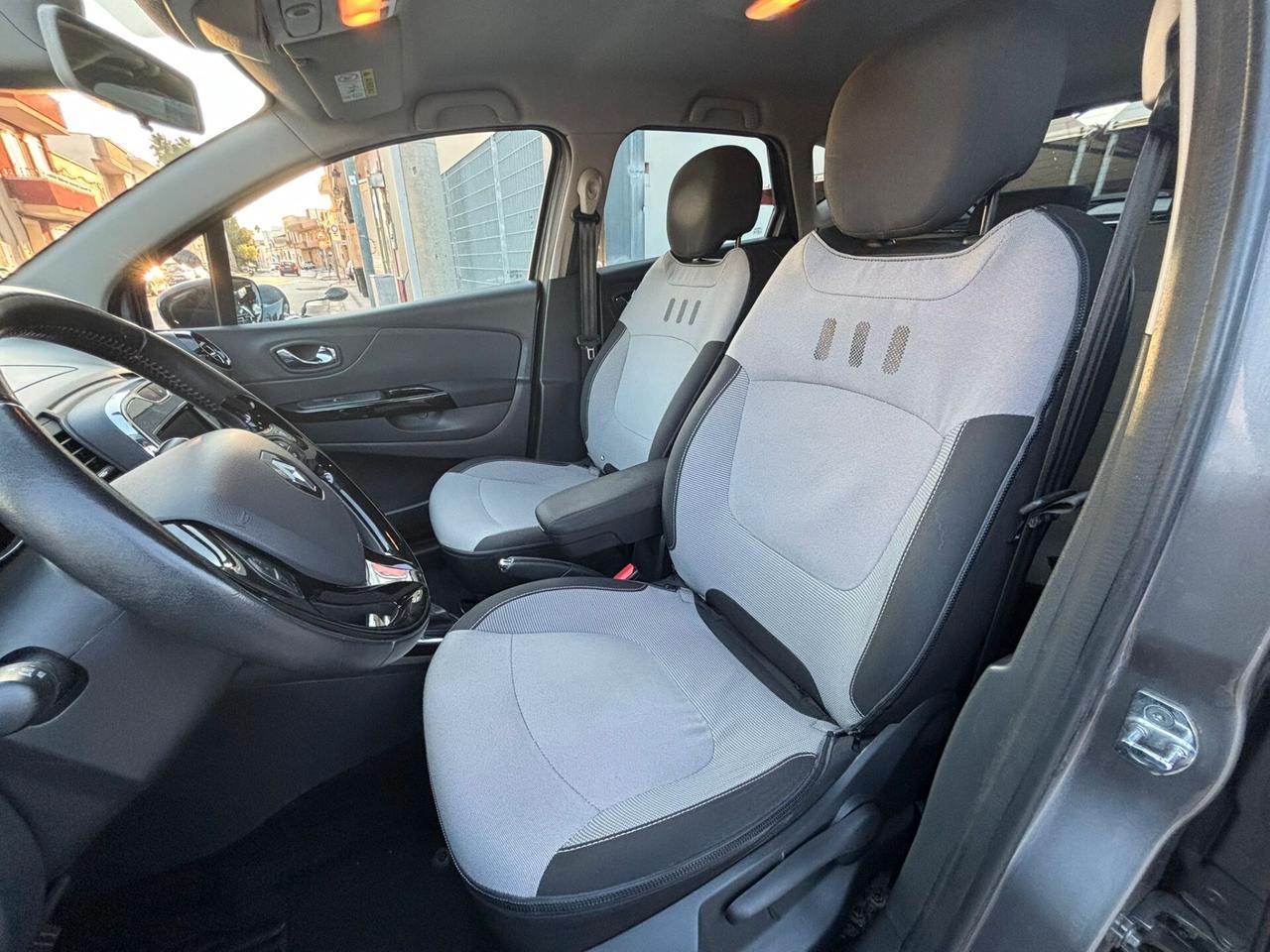 Renault Captur 1.5 dCi 90cv EDC Energy Intens