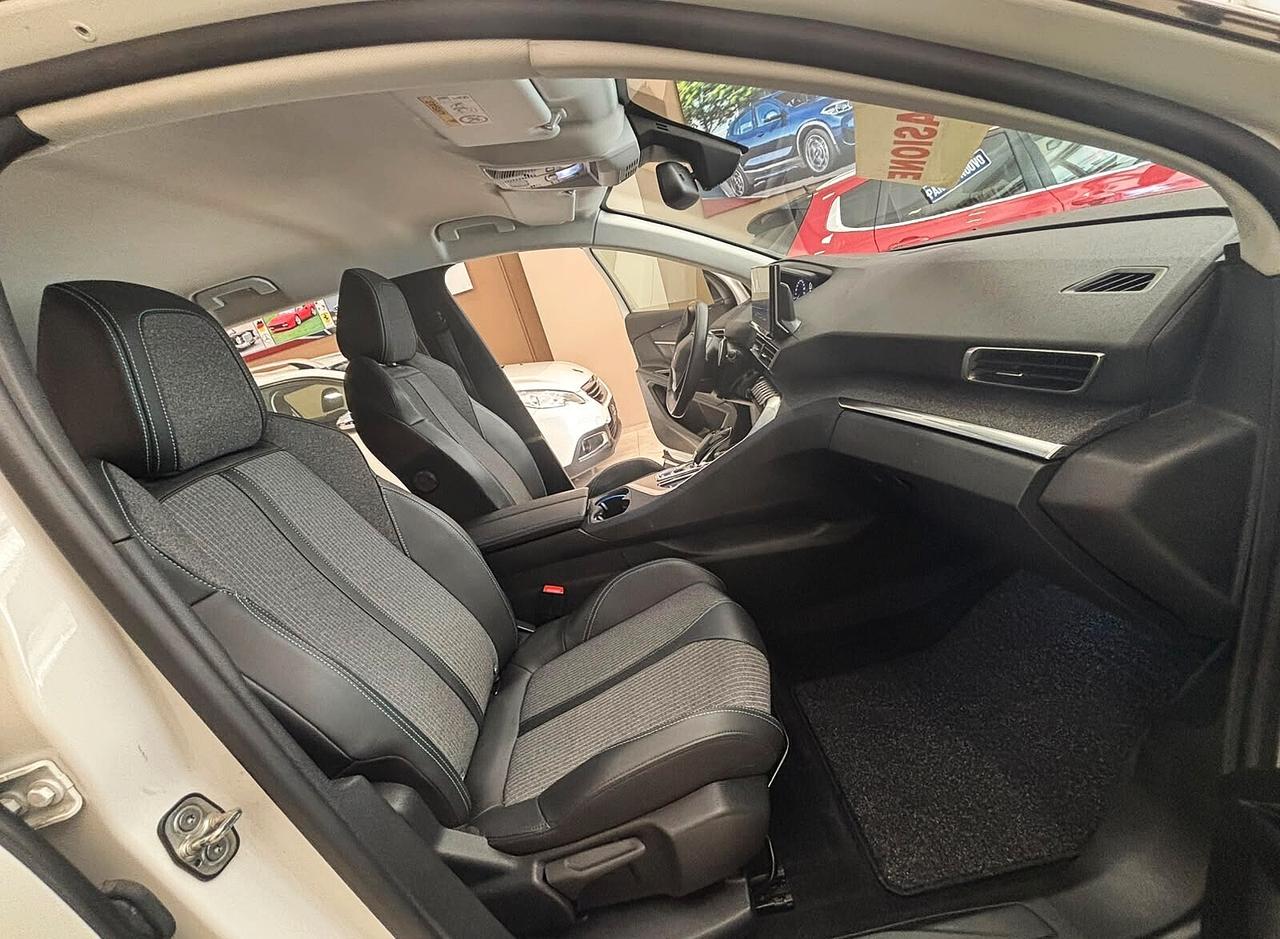Peugeot 3008 1.5 HDI **FULL OPTIONAL** PARI AL NUOVO