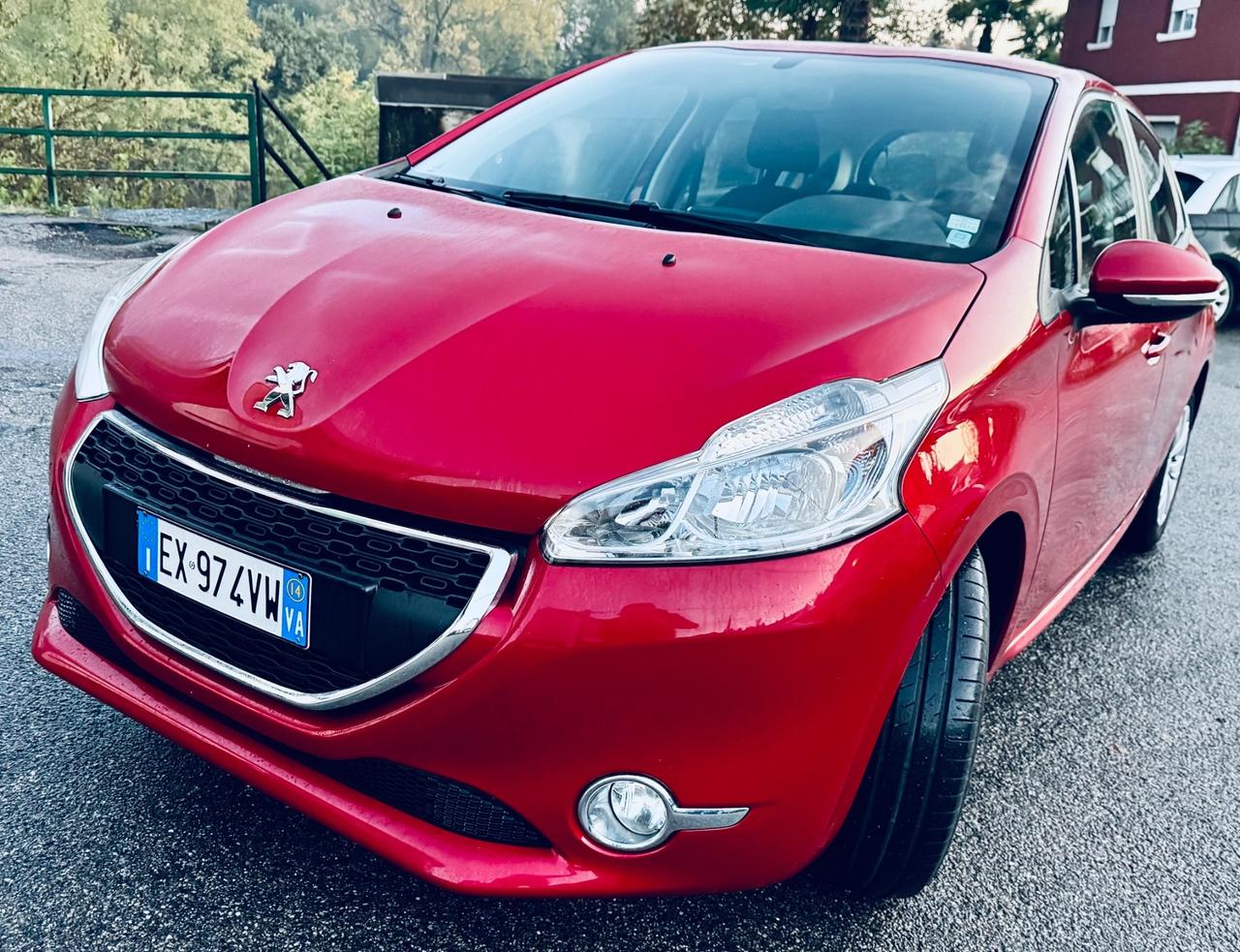 Peugeot 208 1.4 HDi 68 CV 5 porte Allure