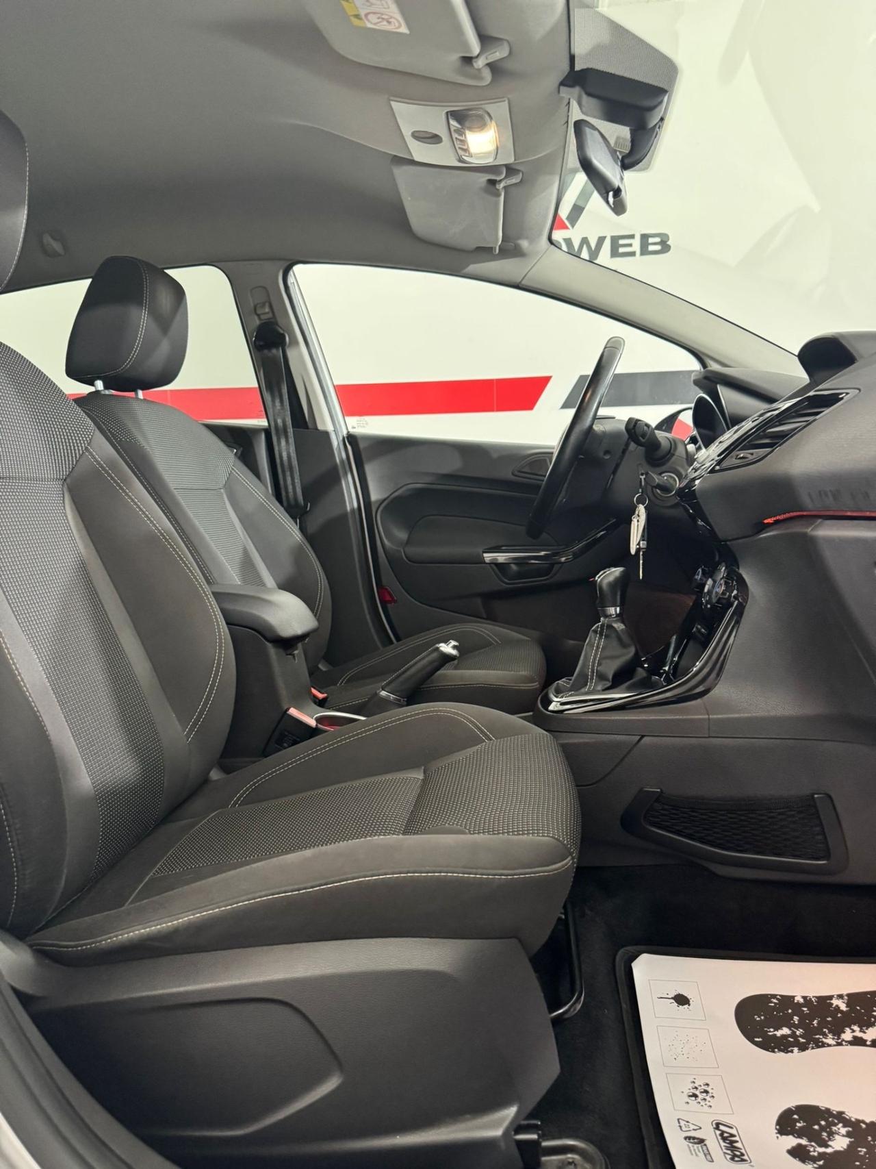 Ford Fiesta 5 porte Black & White Edition