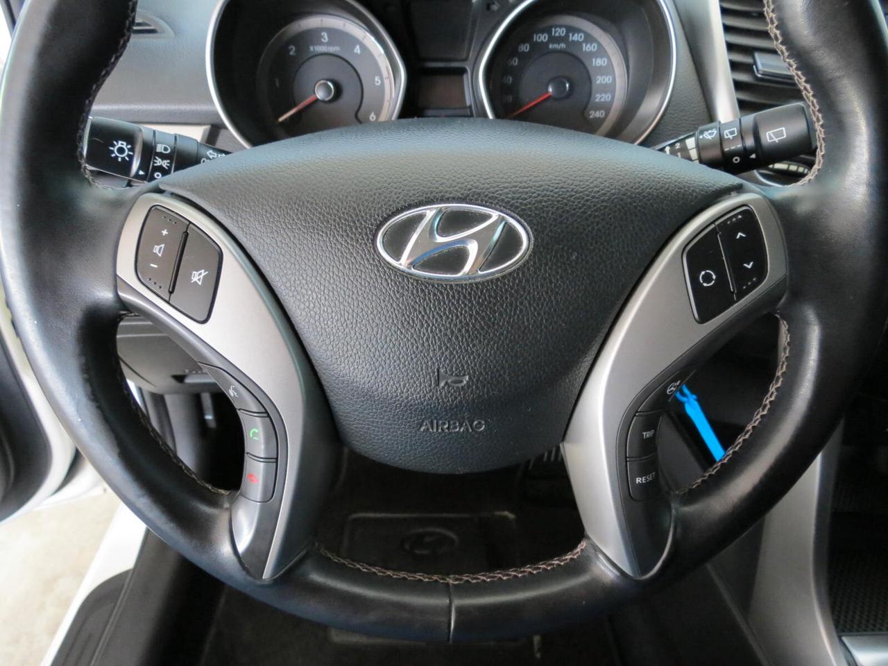 Hyundai i30 1.6 CRDi 110 cv 5p. Comfort A/T