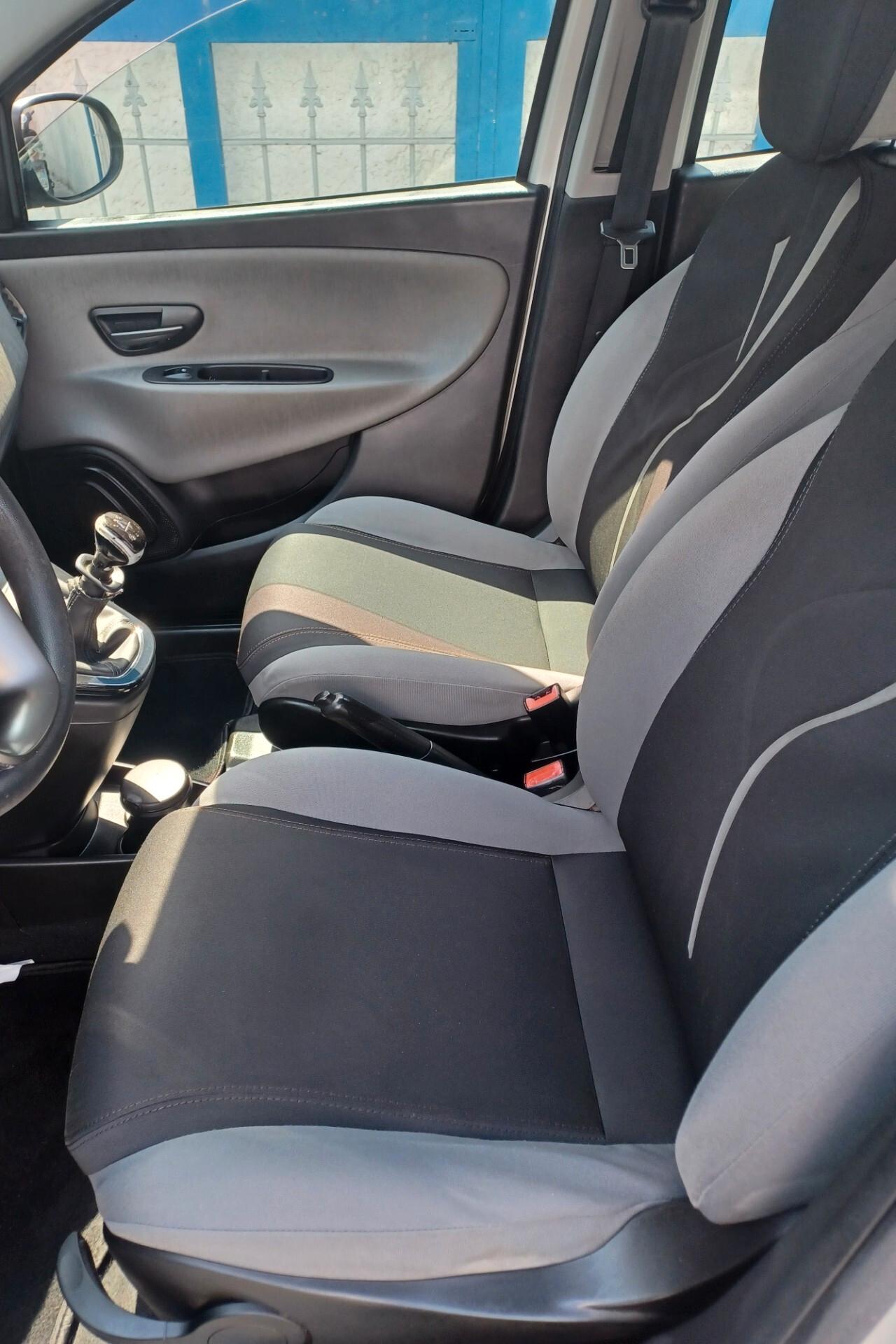 Lancia Ypsilon 1.2 GPL DELLA CASA ANNO 2012