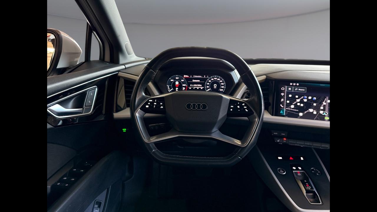 AUDI Q4 e-tron - Q4 Sportback e-tron 40 Business Advanced