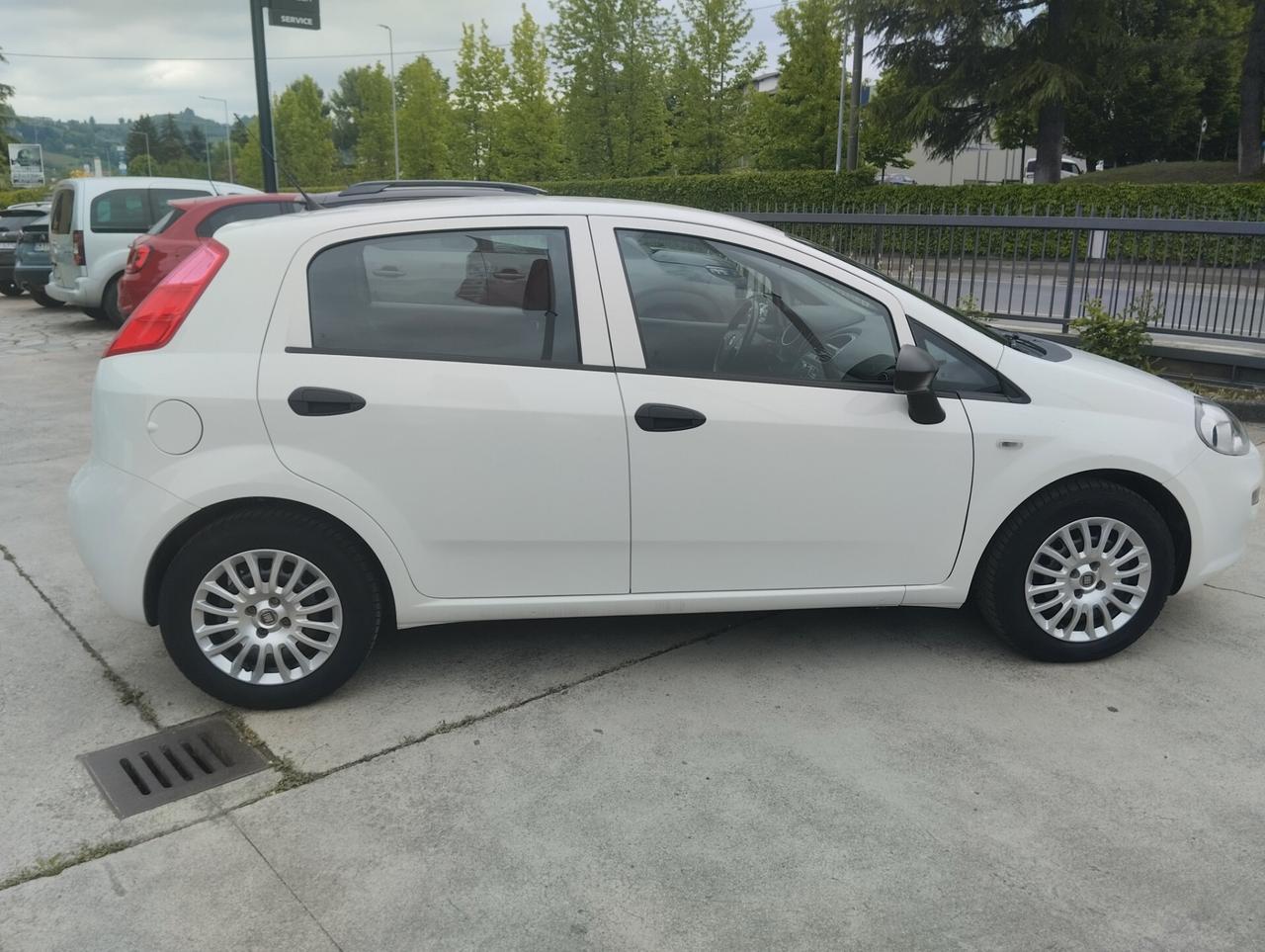 Fiat Punto 1.3 MJT II S&S 95 CV 5 porte Street