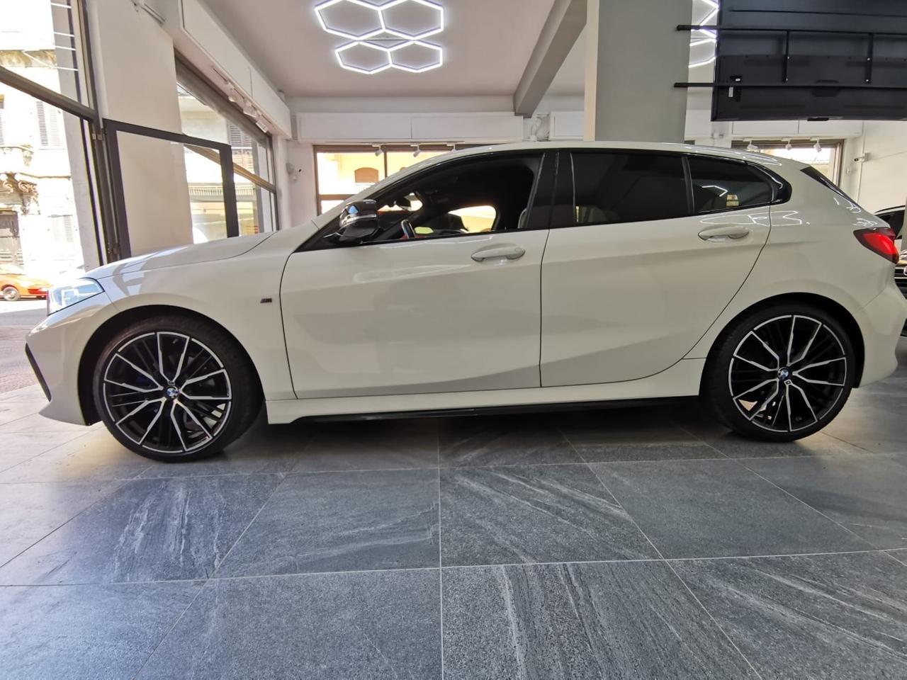 Bmw 118 118d 5p. Msport