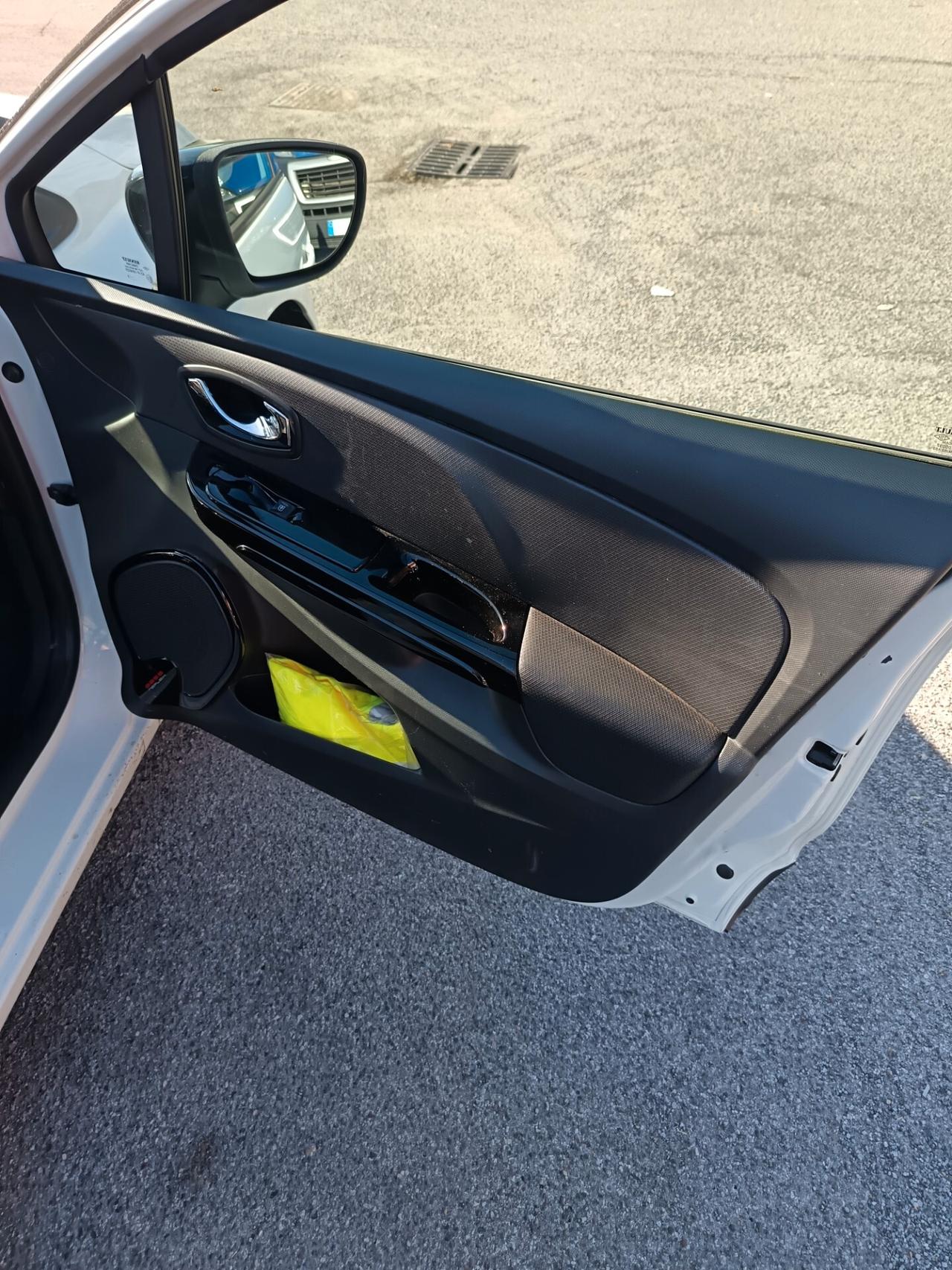 Renault Clio Sporter 1.5 dCi 8V 75CV Live