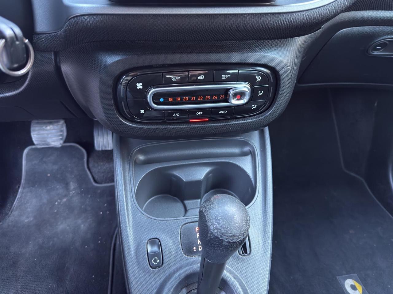 Smart ForFour 0.9 90cv twinamic Passion automatica 2019