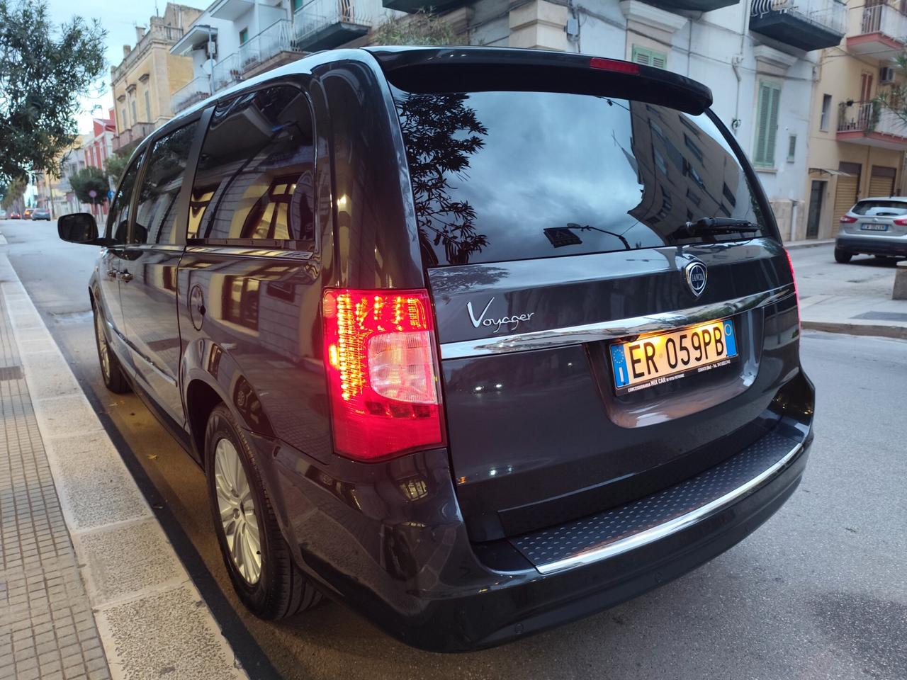 Lancia Voyager 2.8 CRDI 163CV 7 POSTI PERFETTA