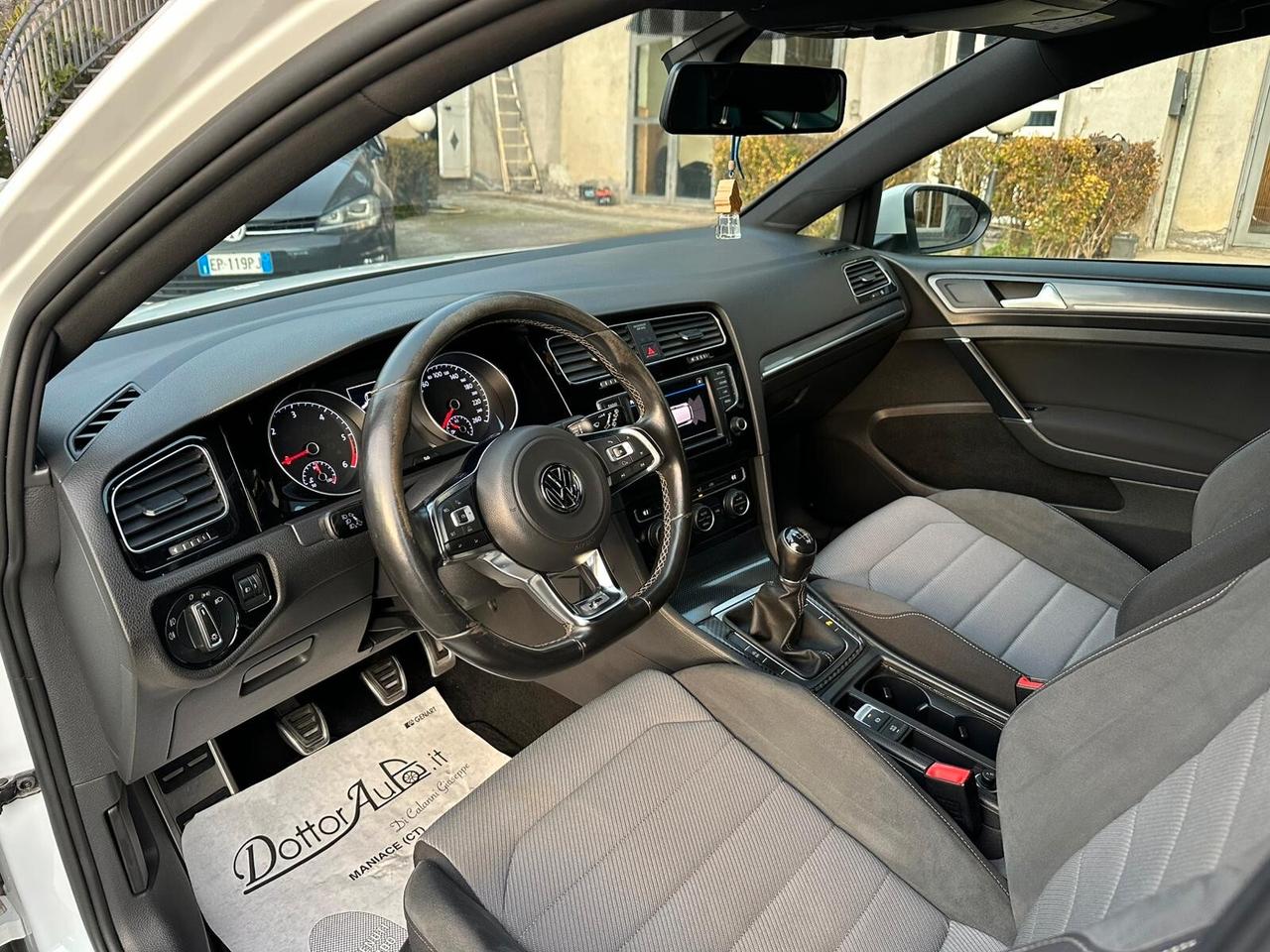 Volkswagen Golf 2.0 TDI 150 CV ALLESTIMENTO R-LINE