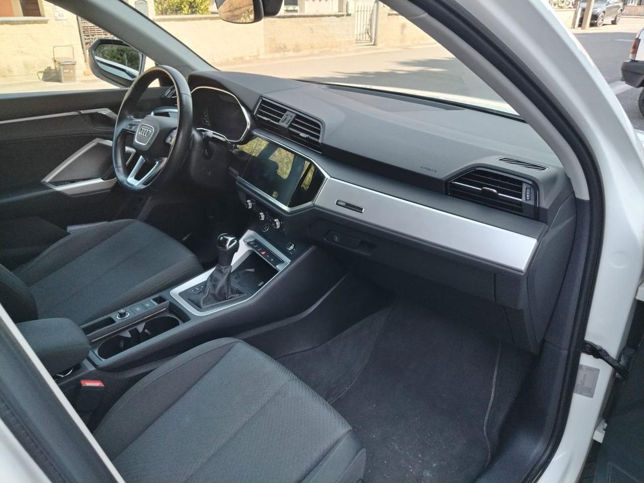 Audi Q3 S Line 2.0 35 TDI #5885