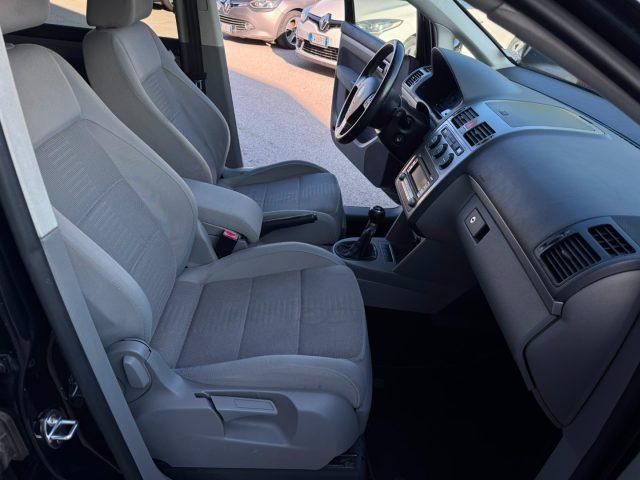 VOLKSWAGEN Touran 2.0 TDI DPF Highline 7 posti TETTO ok neopatentati