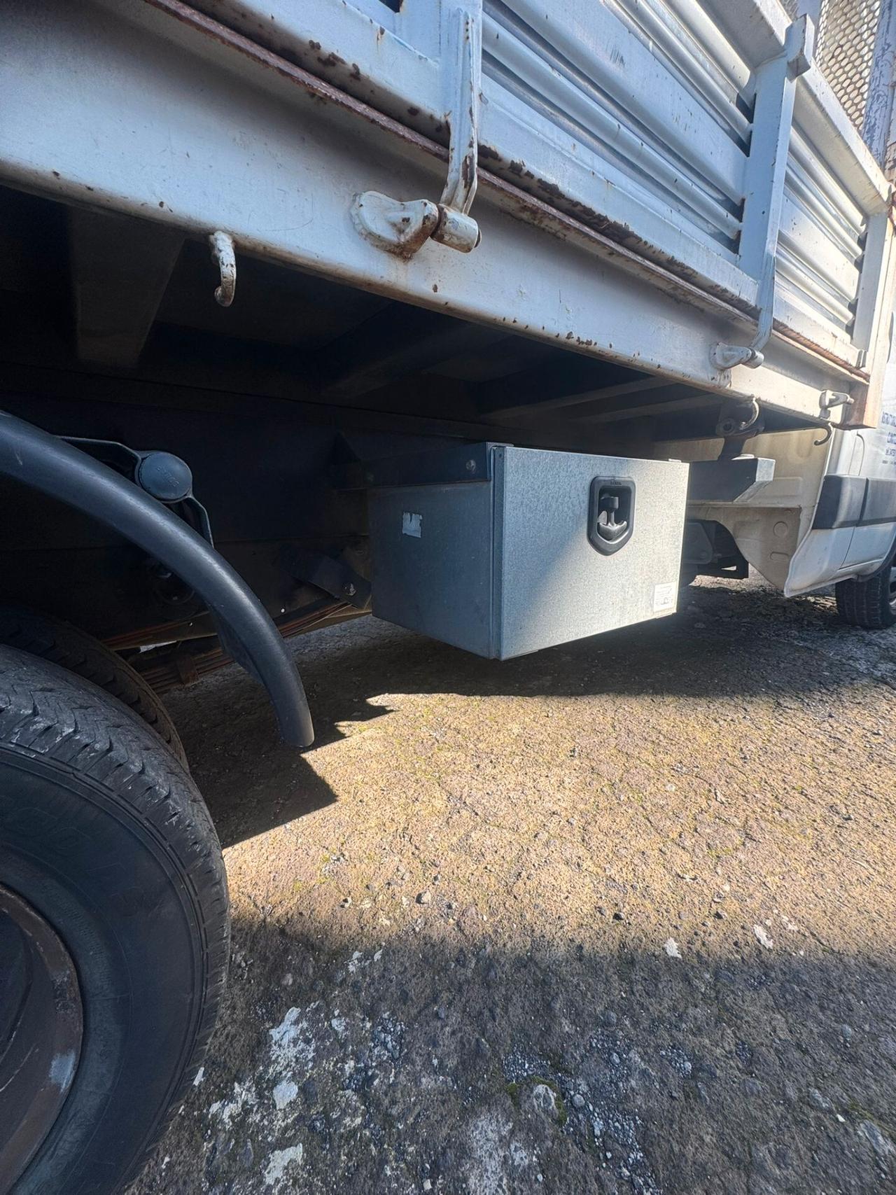 IVECO DAILY 35C13 RIBALTABILE TRI LATERALE MOTORE 2.8 TURBO