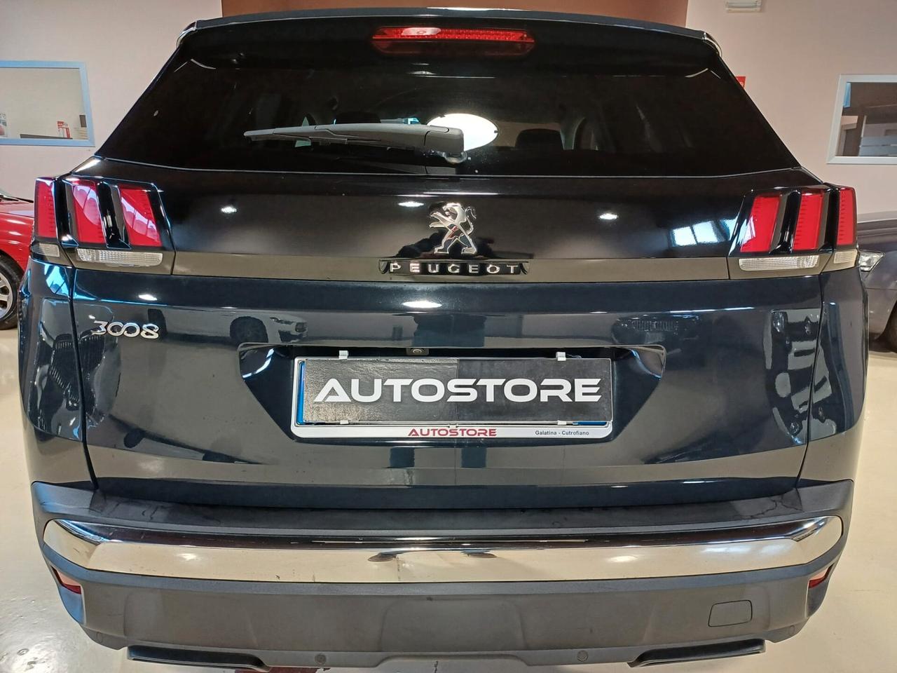 Peugeot 3008 PureTech 130 EAT8 Allure*49.000KM