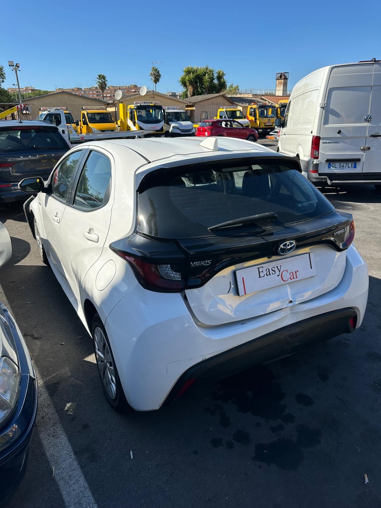 Toyota Yaris 1.5 Hybrid SINISTRATA