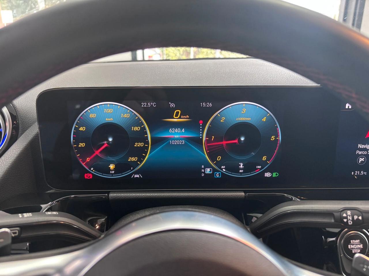 MERCEDES-BENZ GLA 200D PREMIUM AMG-LED-NAVI