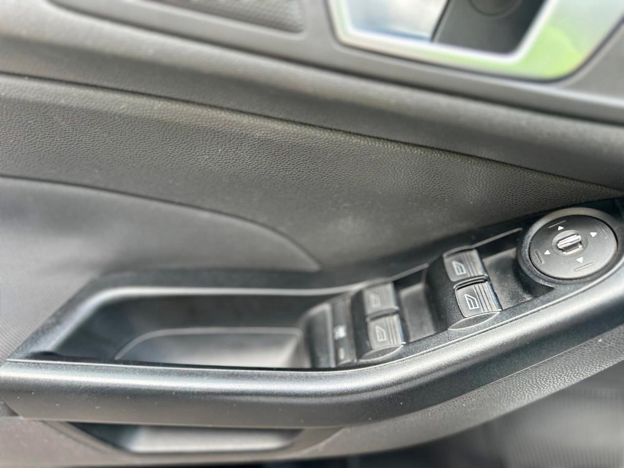 Ford Fiesta 1.0 80CV 5 porte Titanium NEOPATENTATI