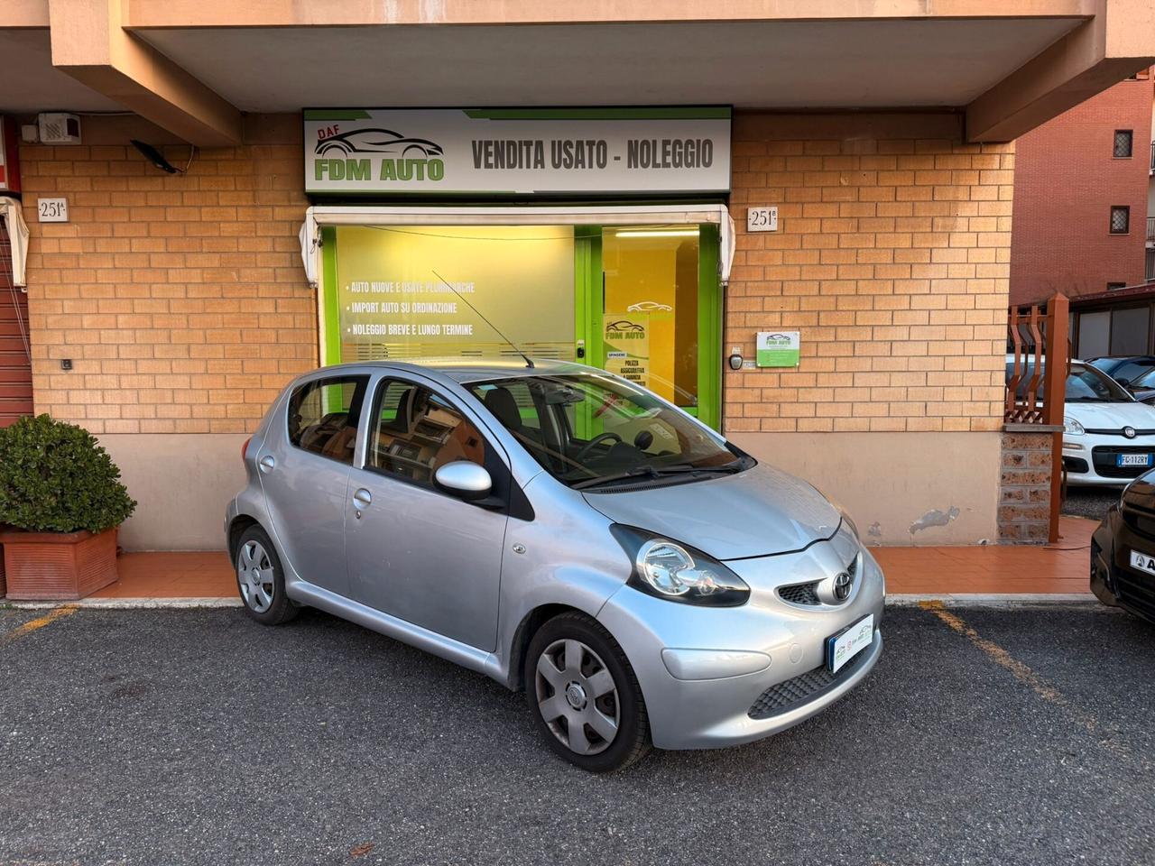 Toyota Aygo 1.0 12V VVT-i 5 porte Sol GPL