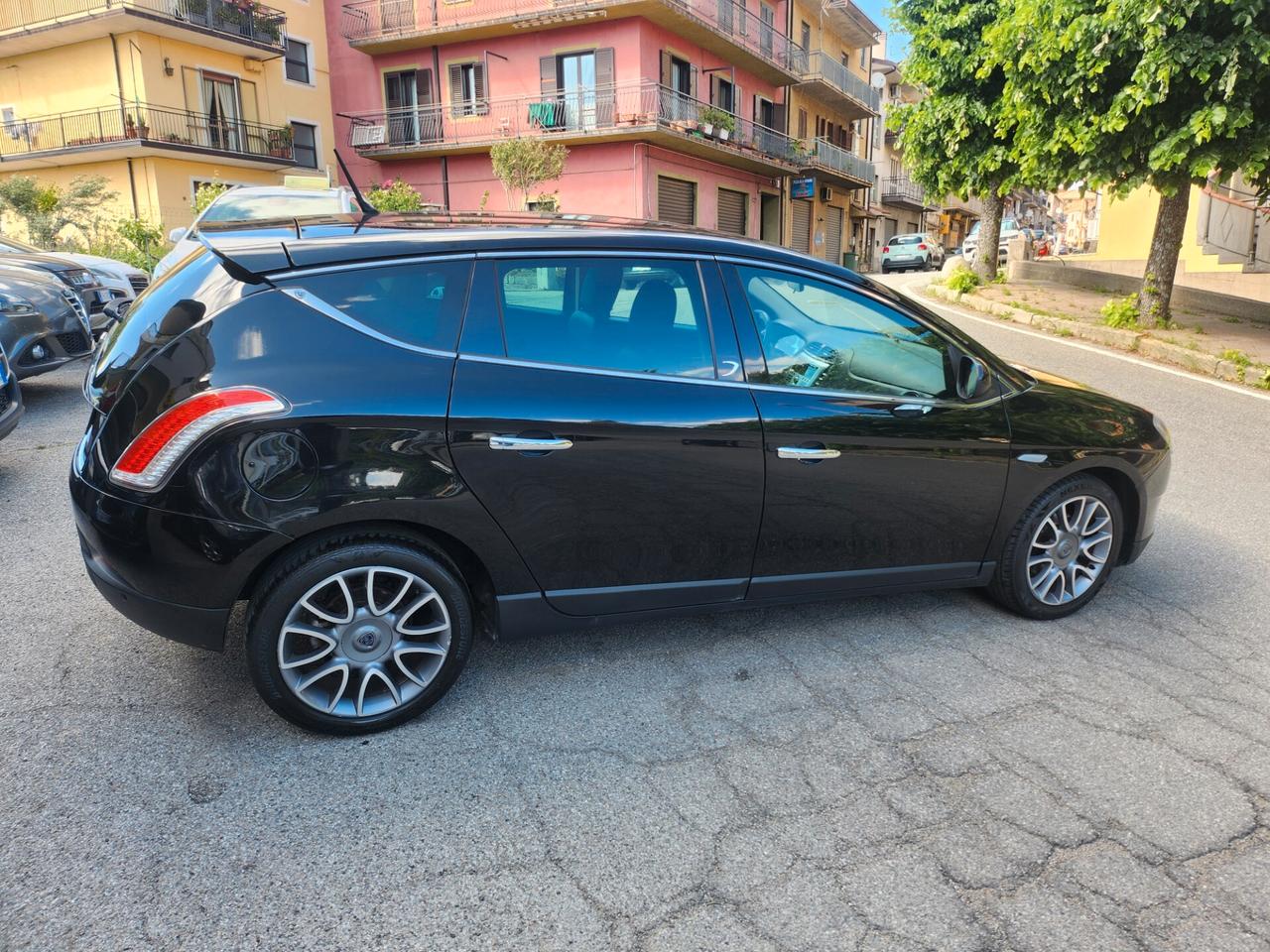 Lancia Delta 1.6 MJT cambio autom. 138.000km 2010