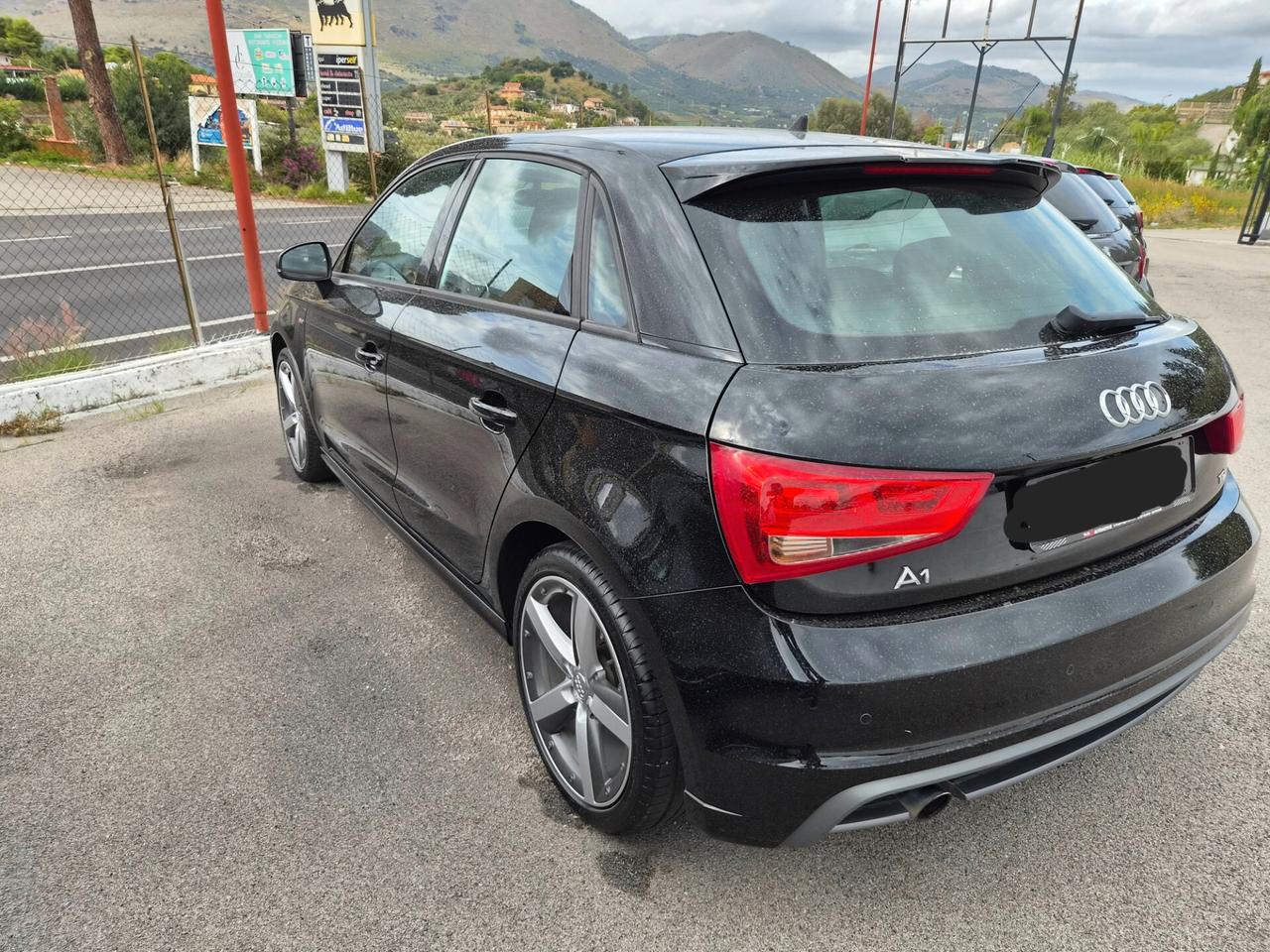Audi A1 SPB 1.6 TDI S line edition plus