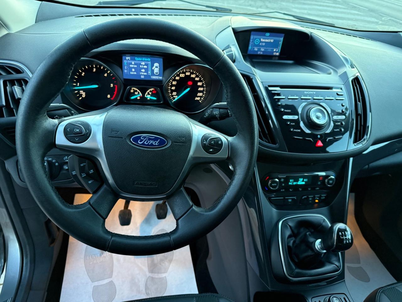 Ford Kuga 2.0 TDCI 140 CV 4WD Titanium