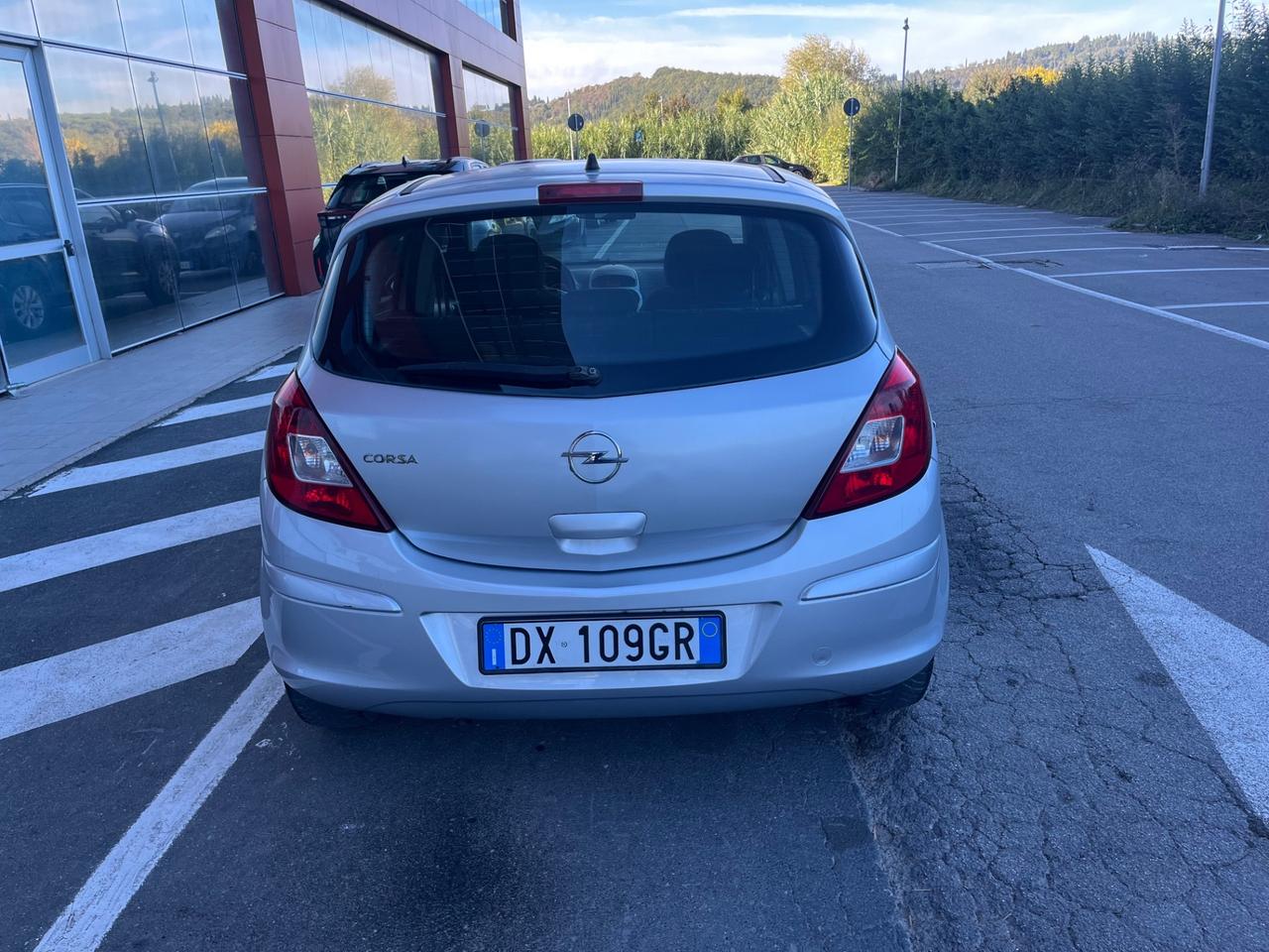 Opel Corsa 1.2 5 porte Cosmo 2009 164.000 KM