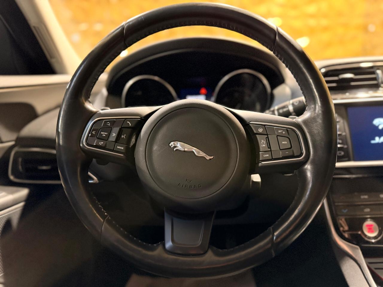 Jaguar XE 2.0 D Turbo 180CV Prestige