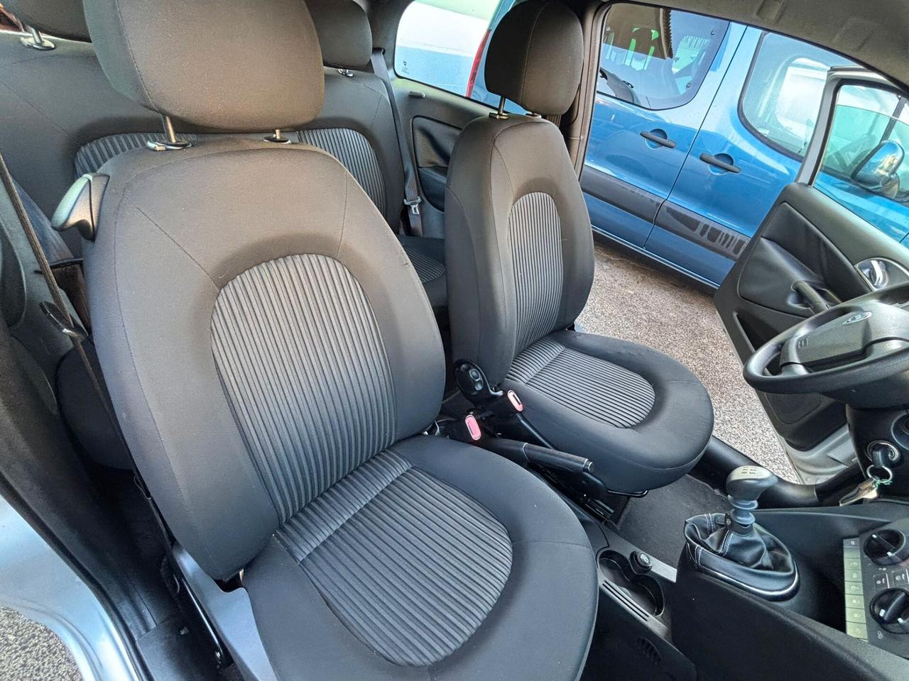 Lancia Ypsilon 1.4 Platino