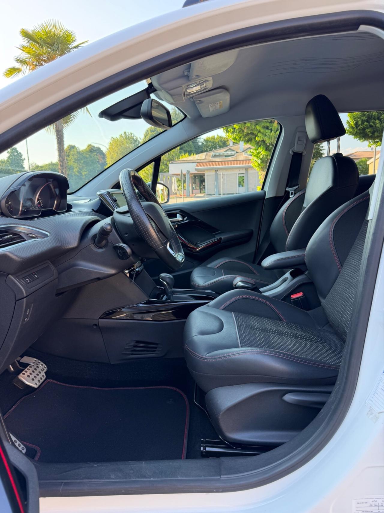 Peugeot 2008 PureTech Turbo 110 EAT6 S&S Black Matt