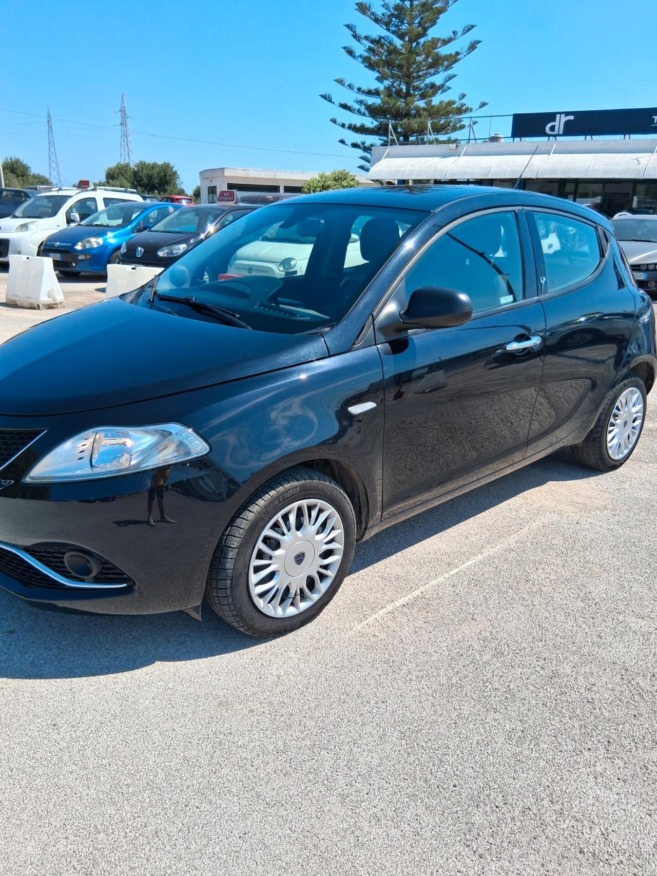 Lancia Ypsilon 1.3 MJT 16V 80 CV 5 porte S&S Gold