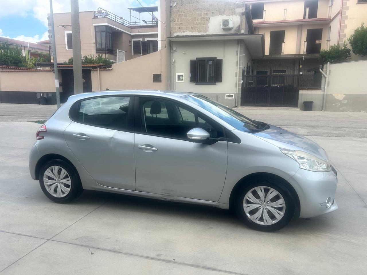 Peugeot 208 1.4 HDi 68 CV 5 porte Active