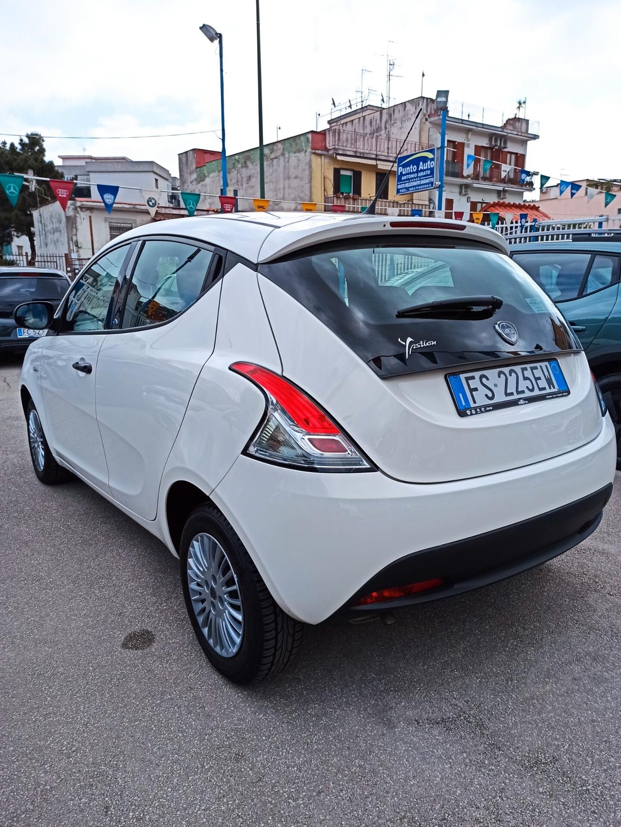 Lancia Ypsilon 1.2 69 CV 5 porte GPL Ecochic Elefantino Blu