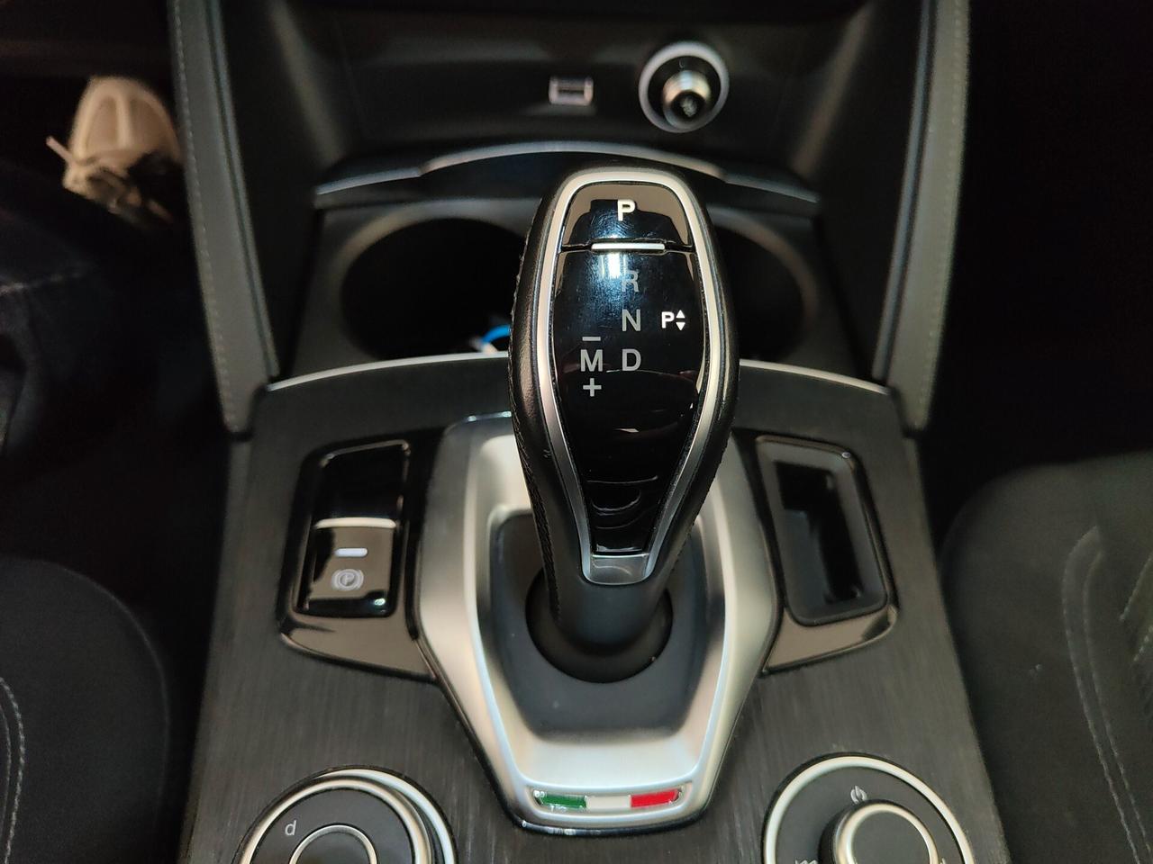 Alfa Romeo Stelvio 2.2 Turbodiesel 190 CV AT8 RWD Business