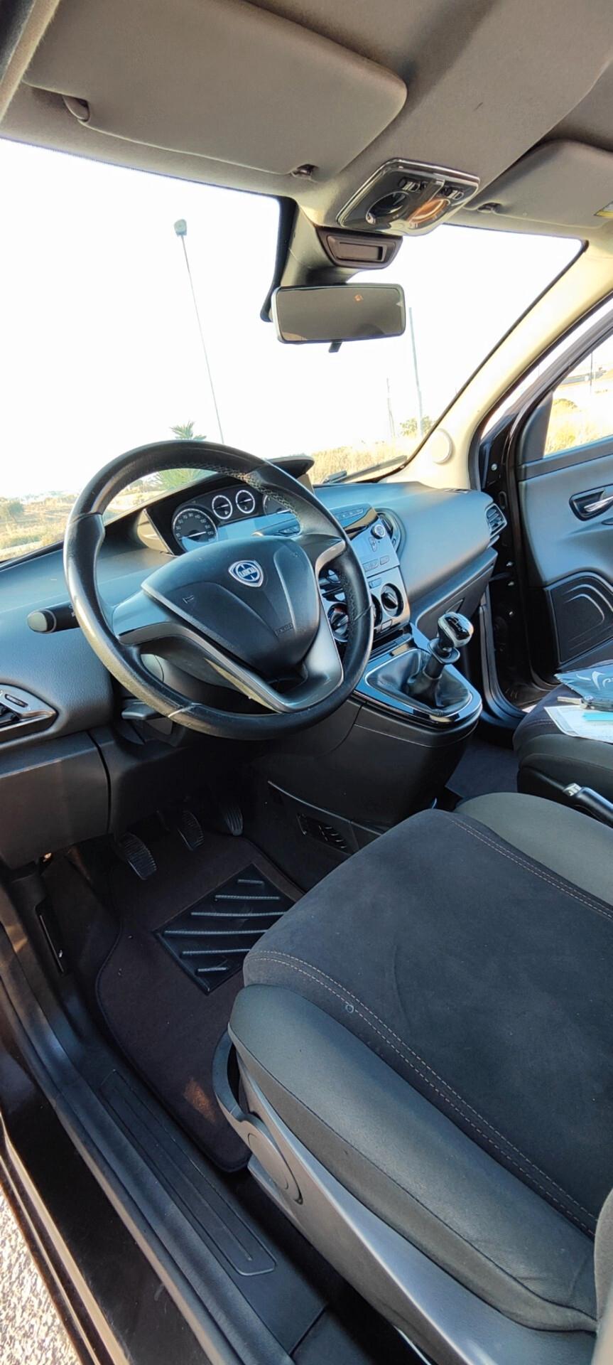 Lancia Ypsilon 1.2 69 CV 5 porte GPL Ecochic Gold