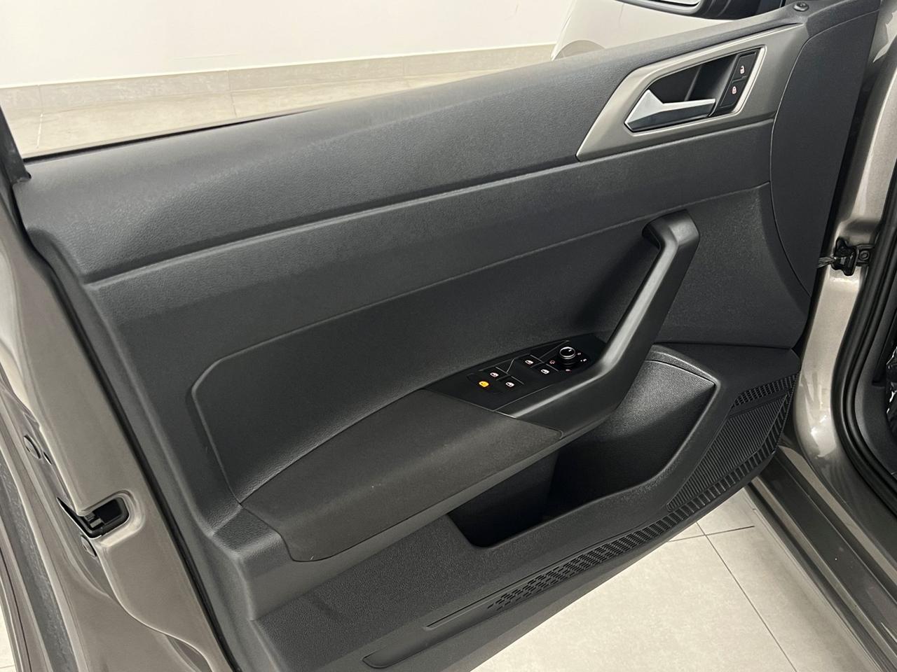 VOLKSWAGEN Polo VI 2017 Polo 5p 1.6 tdi Comfortline 80cv