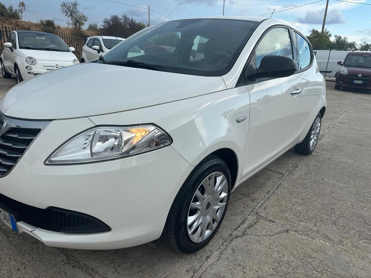 Lancia Ypsilon 1.2 Silver (2015) | OK NEOPATENTATI - Elegante e Accessibile