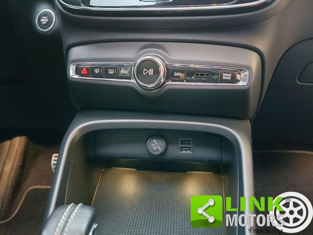 VOLVO XC40 D4 AWD Geartronic R-design