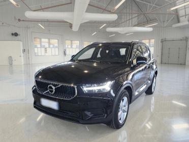 VOLVO XC40 T2 automatico Momentum Core