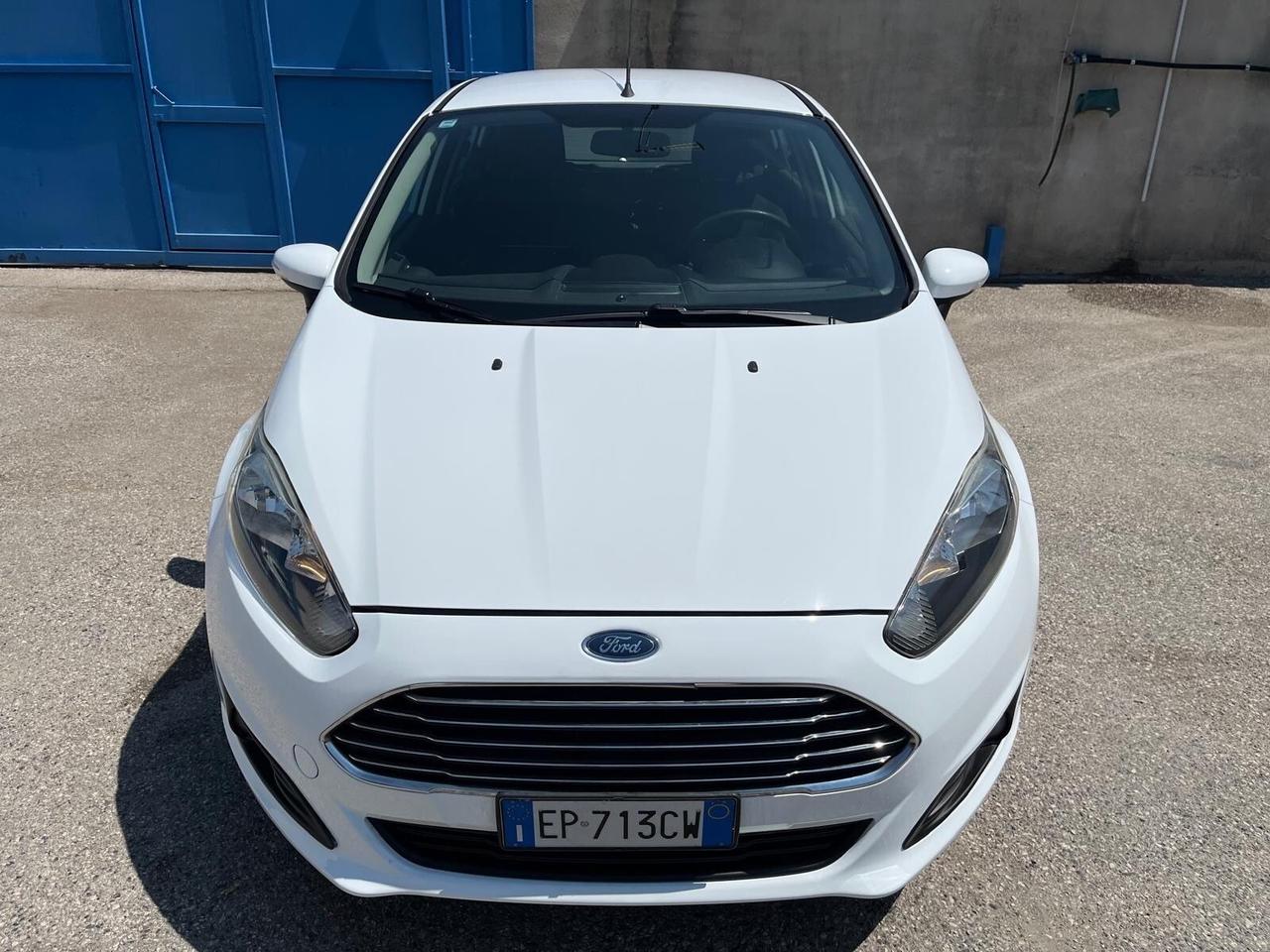Ford fiesta 5P-1.5 tdci/75 cv-full-2013