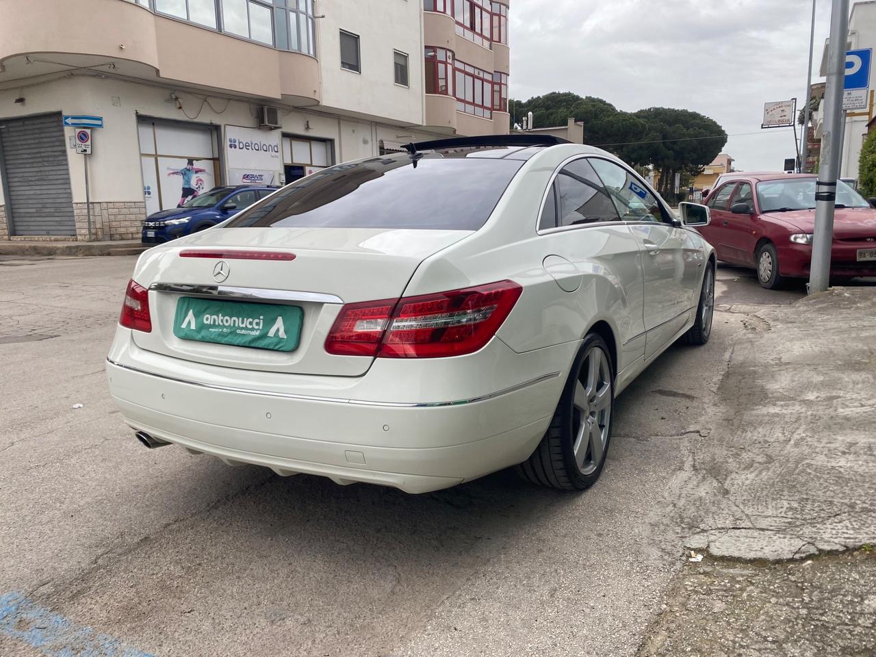 Mercedes-benz E 220 CDI Coupé BlueEFFICIENCY
