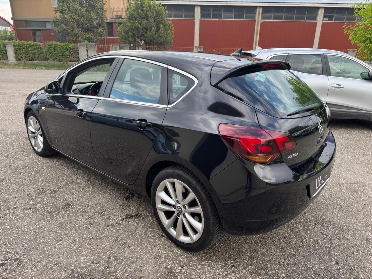 Opel Astra 1.7 CDTI 110CV 5 porte Cosmo