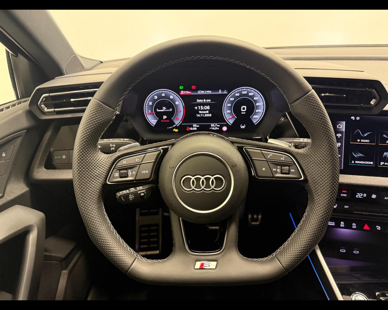 AUDI A3 ALLSTREET 35 TFSI S-TRONIC IDENTITY CONTRAST