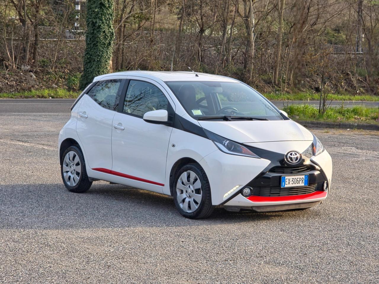 Toyota Aygo 1.0 VVT-i 69 CV 5 porte x-cite MMT 2014-E5B Automatico NEO