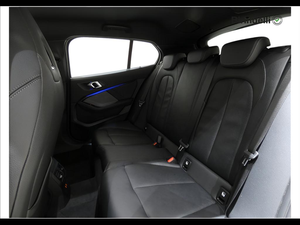 BMW Serie 1 (F40) - M 135i xDrive