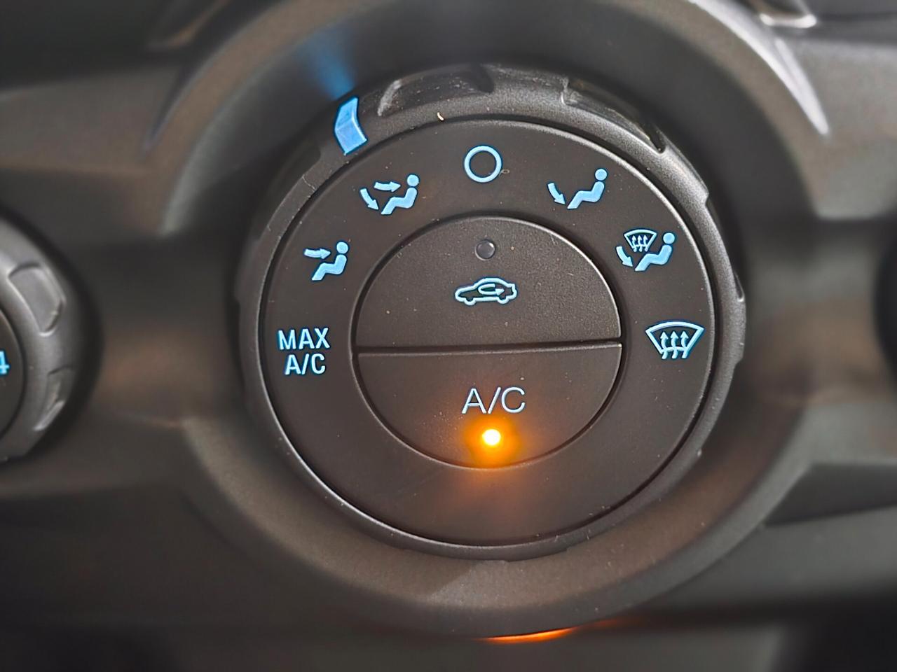 FORD ECOSPORT 2017 CON SOLI 98.000KM PARI AL NUOVO