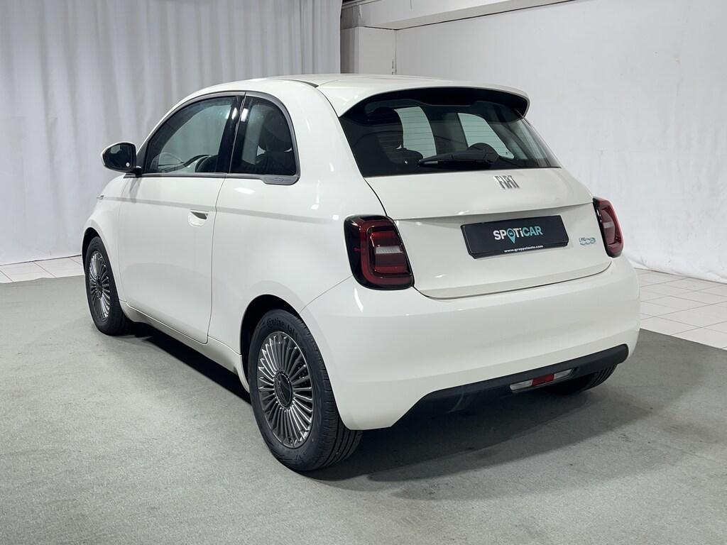 Fiat 500 e 42 kWh