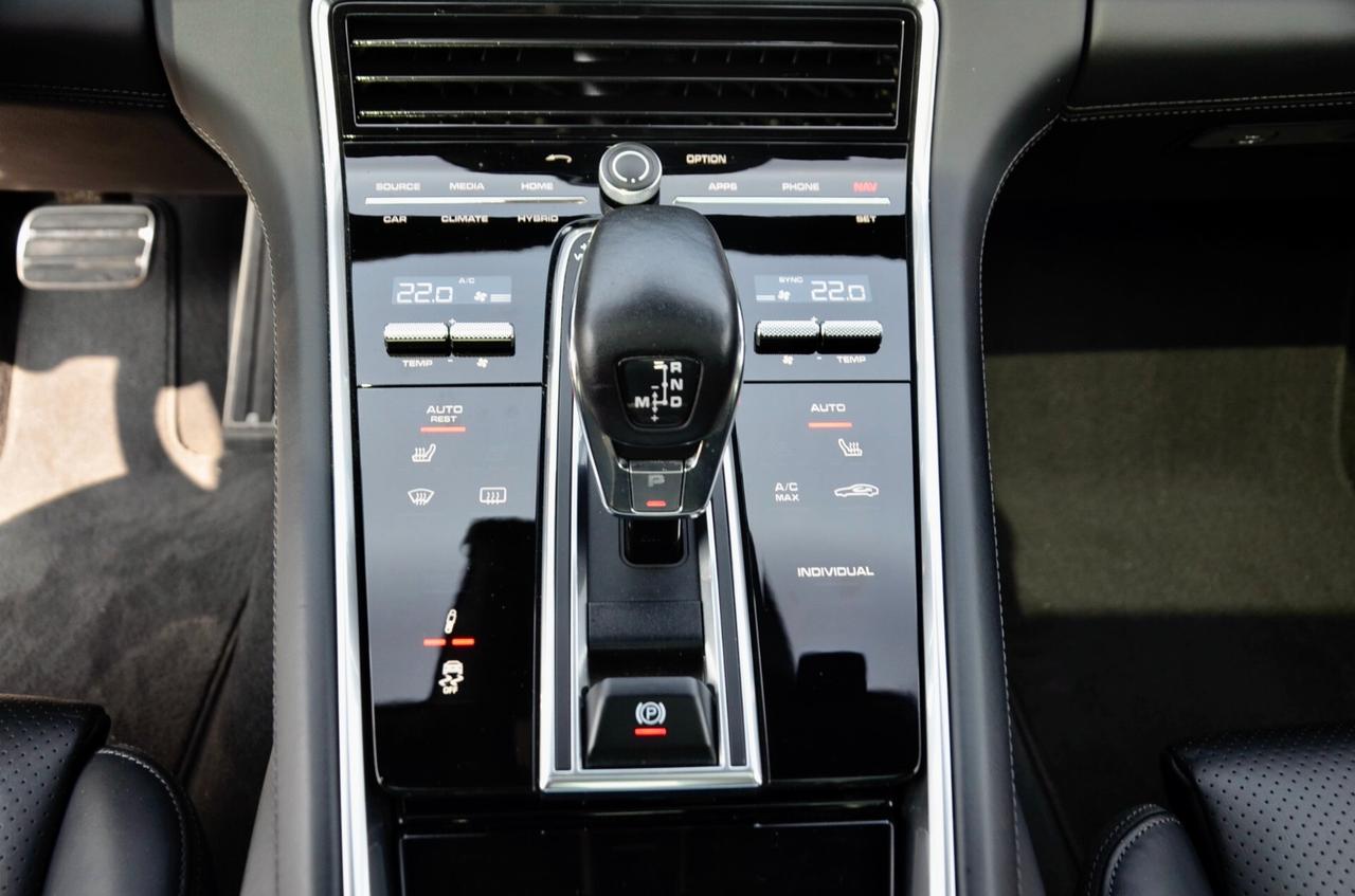 PORSCHE PANAMERA SPORT TURISMO 2.9 4 E-HYBRID PLUG-IN 330cv PDK, SERVICE PORSCHE, TETTO, SOFT CLOSE, BOSE, FARI PDLS, SOSPENSIONI PNEUMATICHE, PERMUTE