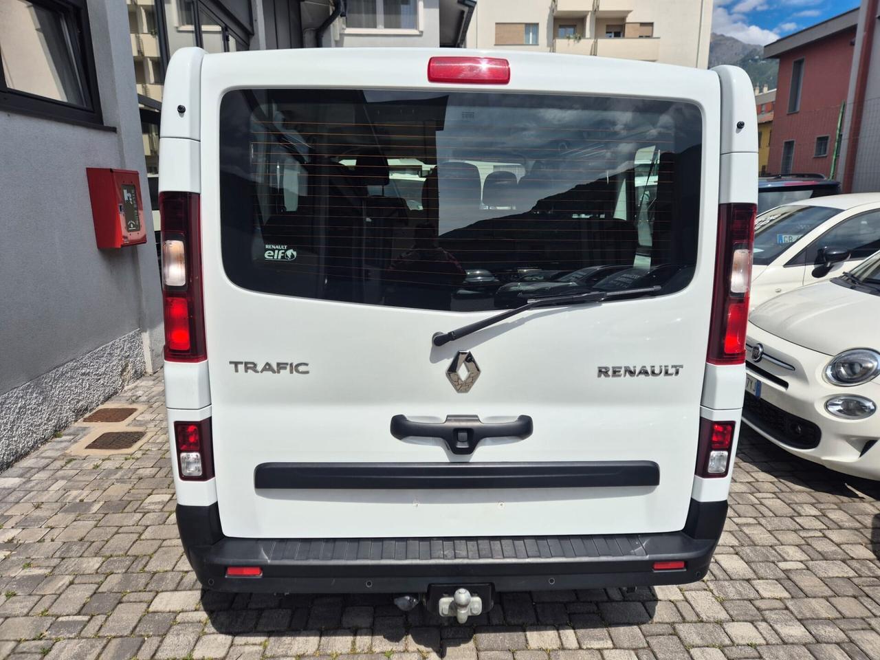 Renault Trafic EXPRESSION DCI 120CV - 9 POSTI - GANCIO TRAINO