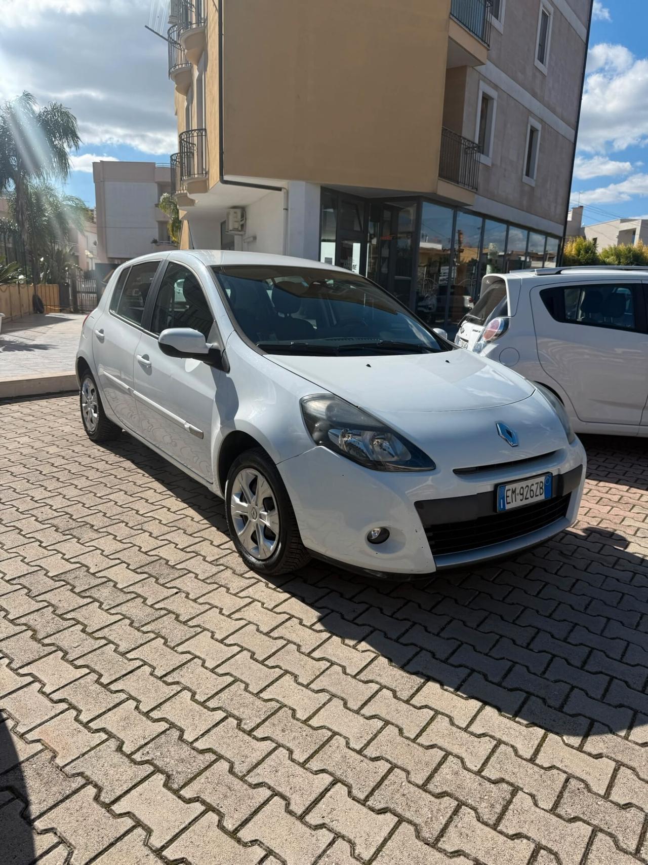 Renault Clio 1.2 16V 5 porte GPL Dynamique